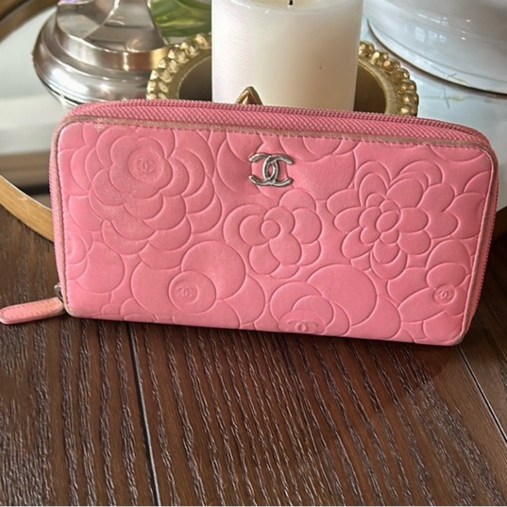 CHANEL Authentic Camellia Pink long zip wallet COA with Hologram intact card